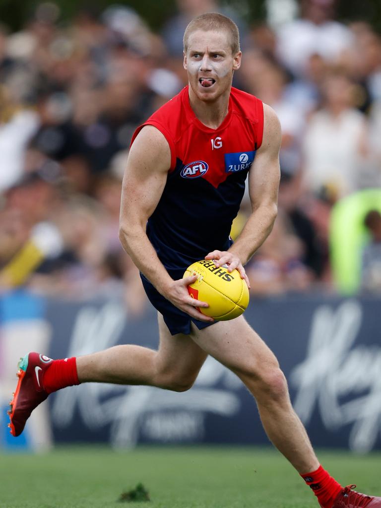 Lachie Hunter crossed to the Dees.