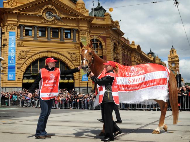 Saintly joins the 2010 Melbourne Cup Parade.