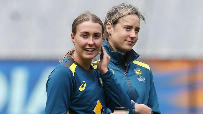 Australian bowlers Ellyse Perry and Tayla Vlaeminck. Image: Michael Klein