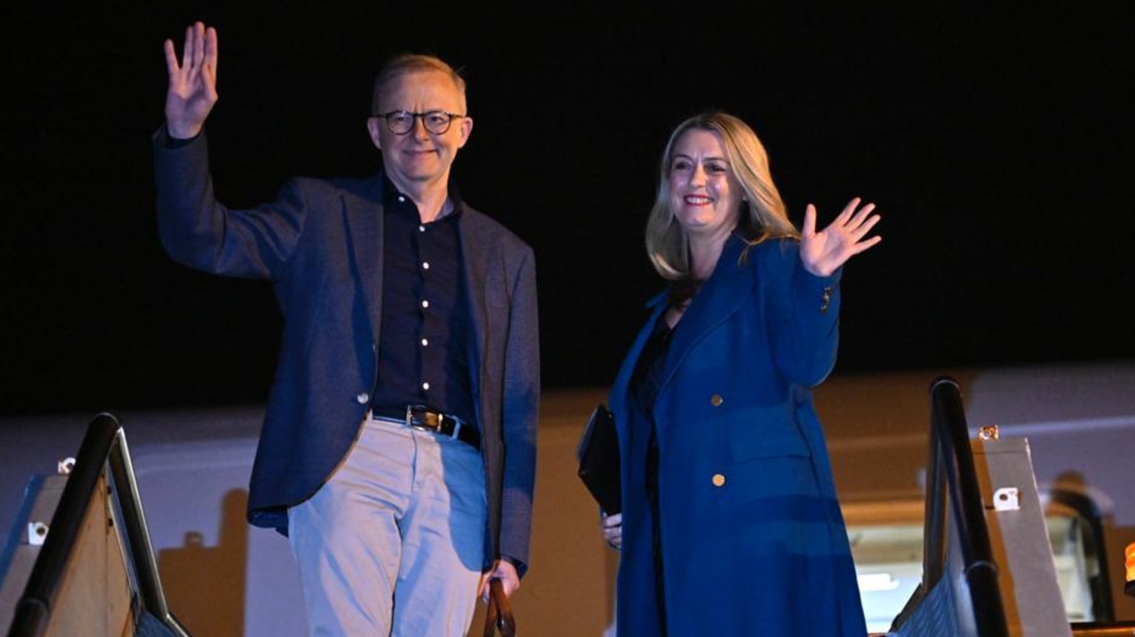 Australian Prime Minister Anthony Albanese and partner Jodie Haydon board the plane to Europe where he will attend a NATO Leaders Summit. Source: Prime Minister's Office