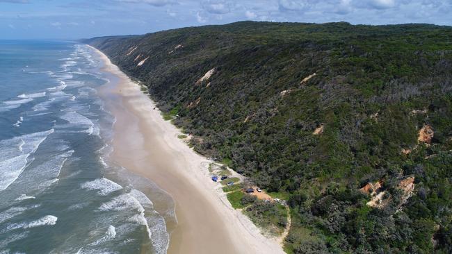 Teewah Beach in the Great Sandy National Park, Queensland.