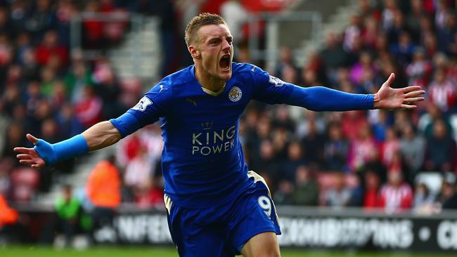 SOUTHAMPTON, ENGLAND - OCTOBER 17: Jamie Vardy of Leicester City celebrates scoring his team's second goal during the Barclays Premier League match between Southampton and Leicester City at St Mary's Stadium on October 17, 2015 in Southampton, England. (Photo by Jordan Mansfield/Getty Images)