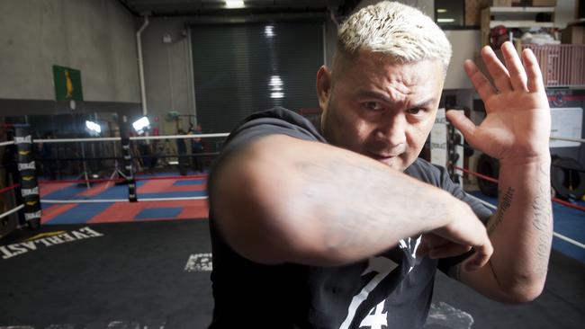 Mark Hunt has had a rough time training in Mexico.