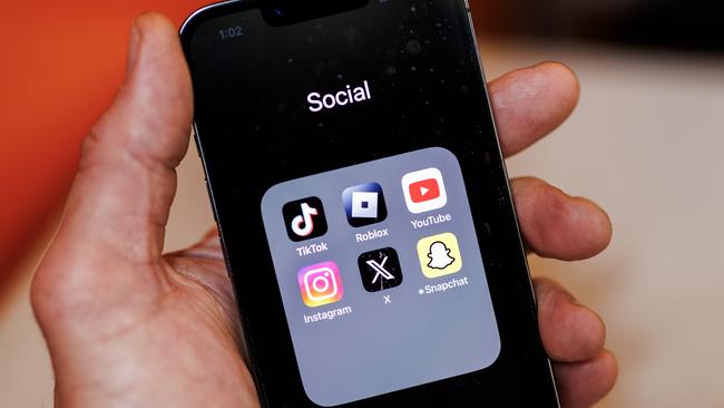 The Albanese government says it will introduce legislation to enforce age restrictions on social media before the next federal election, but is still mulling over what that age it should be restricted to. Picture: NewsWire / Aaron Francis