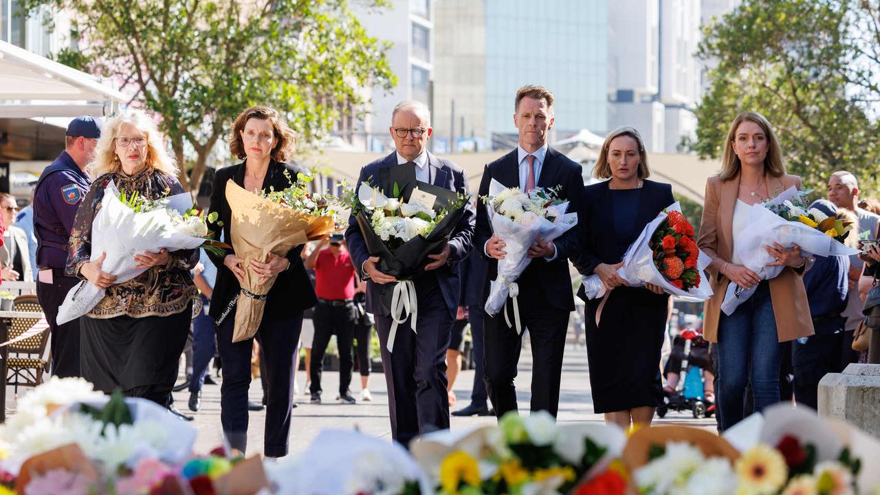 Prime Minister Anthony Albanese and NSW Premier Chris Minns were joined by local politicians (left) Waverley Mayor Paula Musselos, Wentworth MP Allegra Spender, Coogee MP Marjorie O’Neill, Kellie Sloane. to lay floral tributes. Picture: NCA NewsWire / David Swift