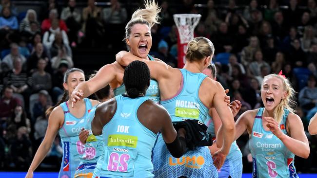 HOBART, AUSTRALIA - JUNE 29: Mavericks players celebrate the win during the round 12 Super Netball match between Melbourne Mavericks and Sunshine Coast Lightning at MyState Bank Arena, on June 29, 2024, in Hobart, Australia. (Photo by Steve Bell/Getty Images)