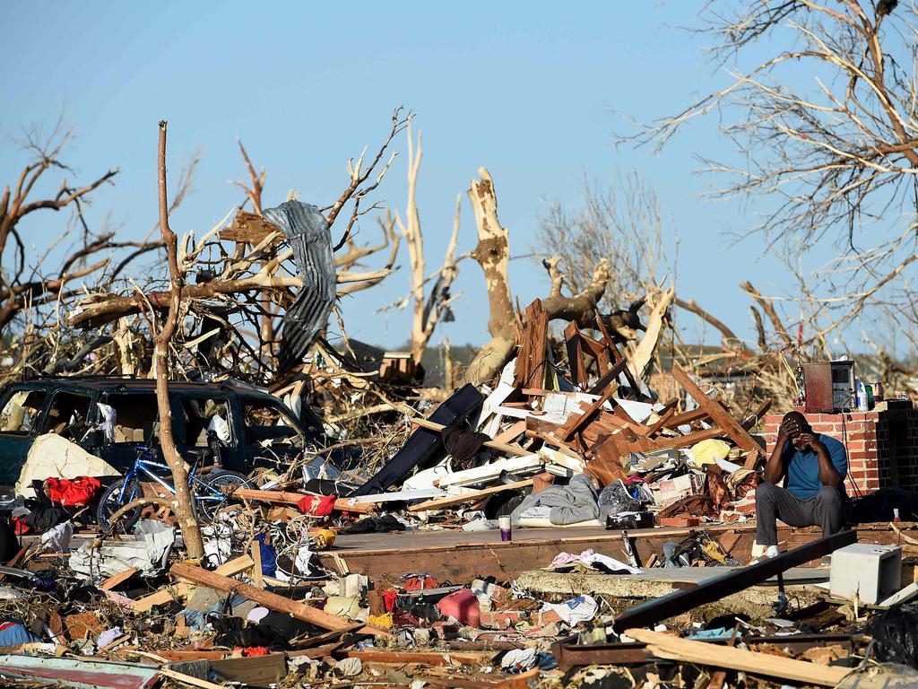 Mississippi tornado: At least 26 killed, dozens injured and trapped in ...