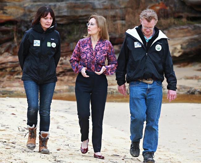 Environment Minister Gabrielle Upton with some volunteers from National Parks and Wildlife Services NSW at Collins Beach Manly. Picture: Adam Yip.