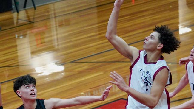 GPS Basketball action: Jaylen Pitman (TSS) marked by Logan Siolo of Terrace. Picture courtesy of Heidi Brinsmead.