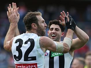 Cloke haul inspires Pies to Giant upset