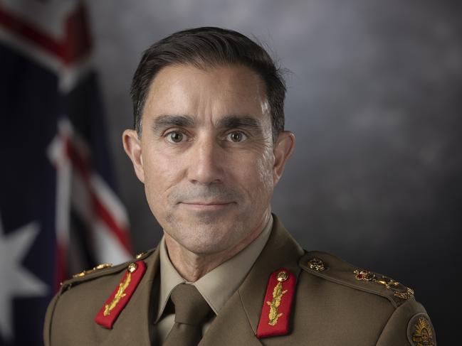 Official Portrait of LTGEN Simon Stuart, AO, DSC. *** Local Caption *** Official Portrait of LTGEN Simon Stuart, AO, DSC.