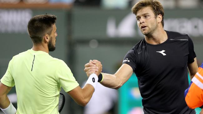 American Ryan Harrison destroys all his tennis racquets in loss at