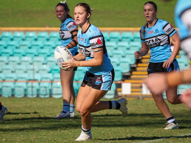 Marnie Isemonger looks for a runner. Picture: Adam Wrightson Photography.