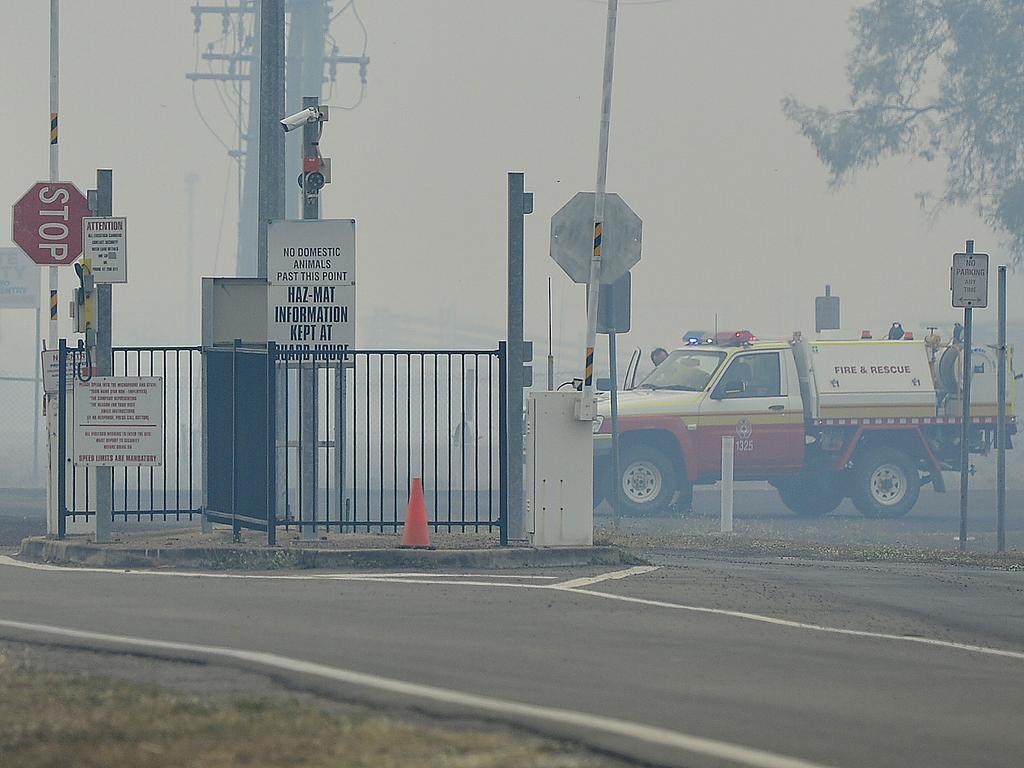 A fire burning south of Townsville has masked the Bruce Highway in smoke. The vegetation fire started near the JBS Meatworks at Stuart. PICTURE: MATT TAYLOR.