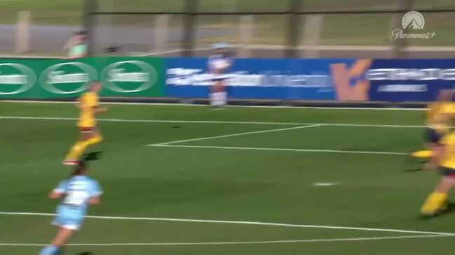 Holly McNamara subbed out of semi after head clash