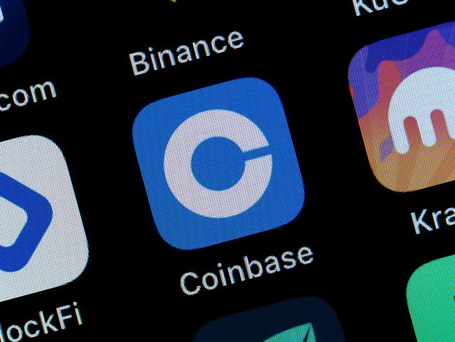 15 June 2022, Baden-Wuerttemberg, Rottweil: The application apps of cryptocurrency exchanges Crypto.com, Binance, KuCoin, BlockFi, Coinbase, Kraken, Bison, Bitfinex and Bitpanda are seen on the display of an iPhone SE. Employees are being laid off at numerous cryptocurrency firms. Photo: Silas Stein/ (Photo by Silas Stein/picture alliance via Getty Images)