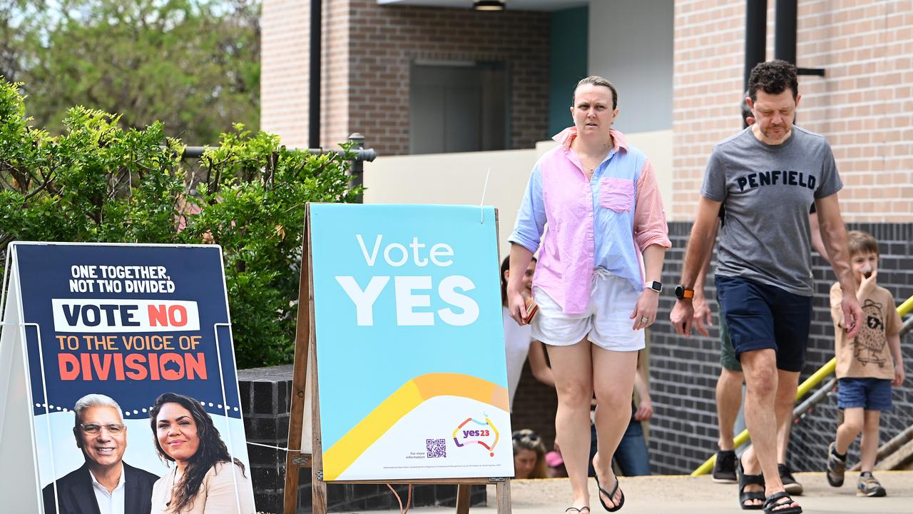 VOICEREF23 Brisbane people step out to vote at Ithaca Creek SS.Saturdat October 14, 2023QLD. Picture: John Gass