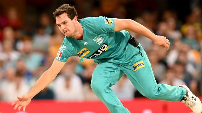 BRISBANE, AUSTRALIA - JANUARY 04: Jack Wildermuth of the Heat fields the ball during the Big Bash League match between the Brisbane Heat and the Sydney Thunder at The Gabba, on January 04, 2021, in Brisbane, Australia. (Photo by Bradley Kanaris/Getty Images)