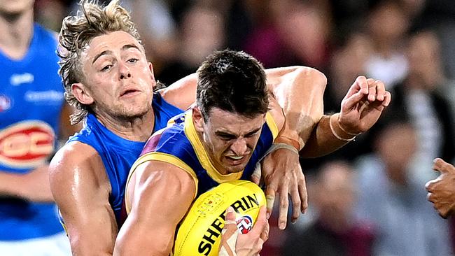 Jarryd Lyons is a taken high in a Hugh Greenwood taken against one of his former clubs.