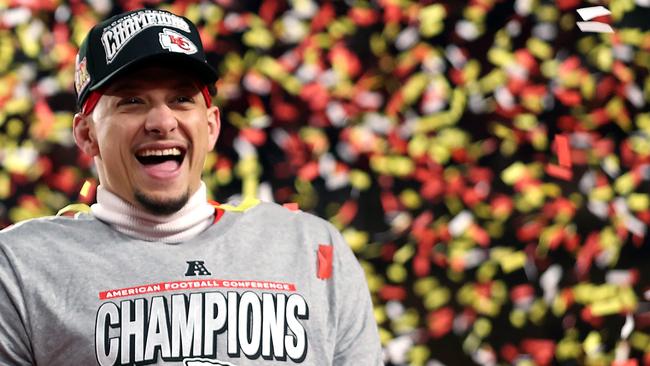 KANSAS CITY, MISSOURI - JANUARY 26: Patrick Mahomes #15 of the Kansas City Chiefs celebrates after the Chiefs defeated the Buffalo Bills 32-29 to win the AFC Championship Game at GEHA Field at Arrowhead Stadium on January 26, 2025 in Kansas City, Missouri.   Jamie Squire/Getty Images/AFP (Photo by JAMIE SQUIRE / GETTY IMAGES NORTH AMERICA / Getty Images via AFP)