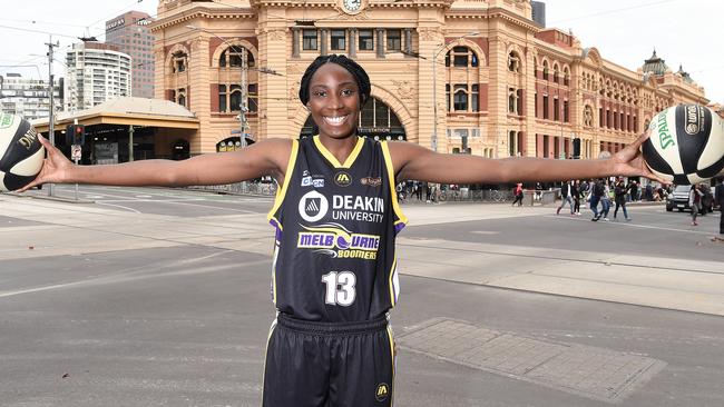 Basketball rising star Ezi Magbegor has signed a three-year deal with the Melbourne Boomers.