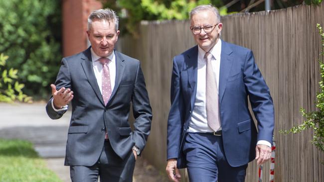 Energy Minister Chris Bowen and Anthony Albanese visit an apartment building in Sydney’s Ashfield that has installed solar panels. Picture: NewsWire / Jeremy Piper