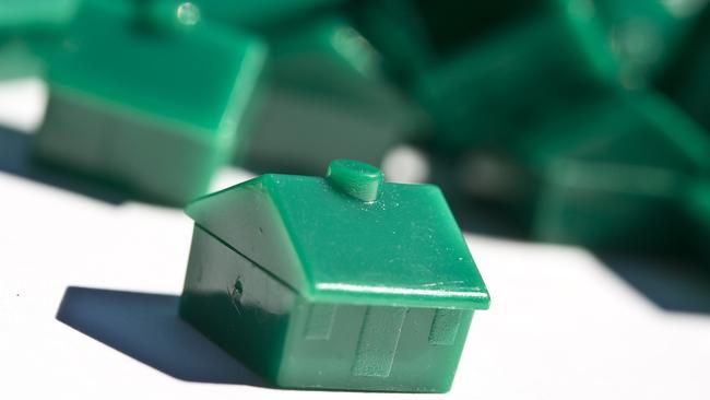 Tasmania has almost 1500 homes that receive a combination of state and federal subsidies under the National Rental Affordability Scheme to keep their rent 20 per cent below the market rate — but the scheme is coming to an end.