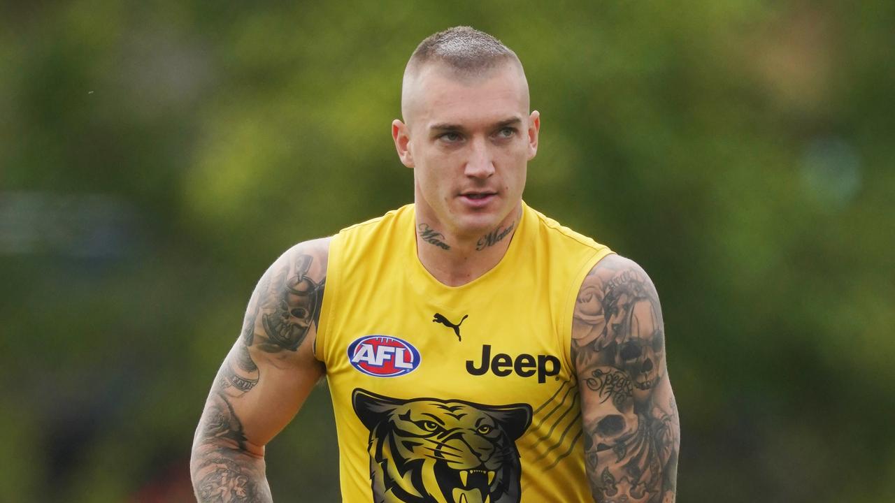 Dustin Martin scored 40 points in five minutes just before halftime against Carlton.