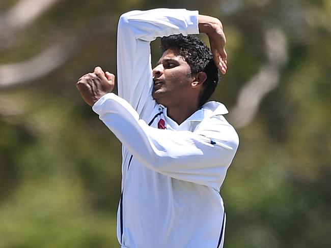 Sohan Boralessa of Aberfeldie bowls during the VTCA cricket match between Aberfeldie and Airport West St Christophers at Clifton Park in Aberfeldie , Saturday, January 25, 2020. (Photo/Julian Smith)