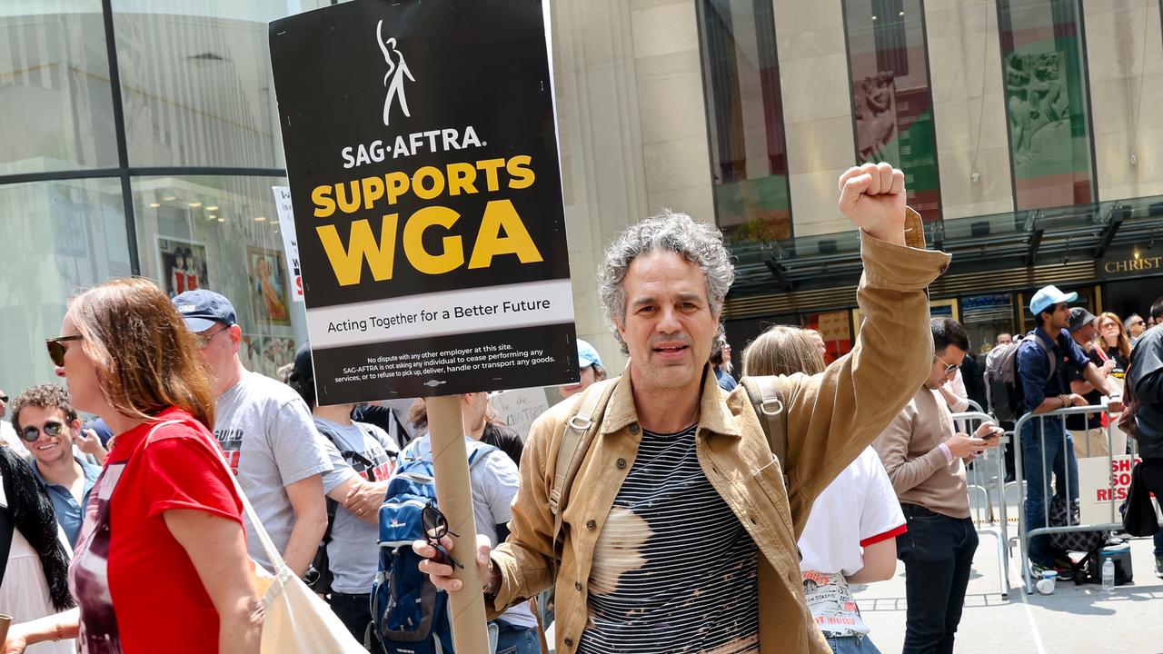 Hollywood Writers Reach Contract Agreement To End 146-day Strike | The ...