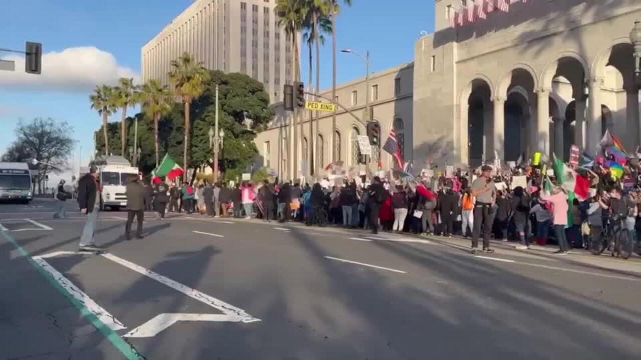 Anti-Trump Protesters Gather on Steps of LA City Hall | NT News