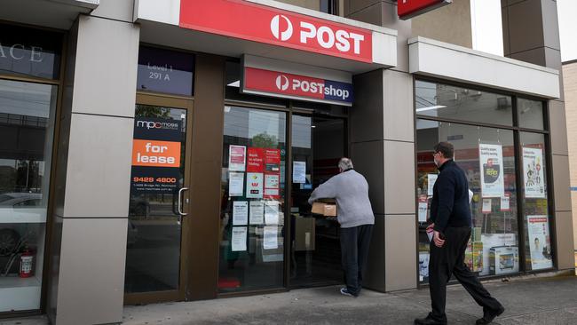 The humble post office in many cases is the last bank branch in town. Picture: NCA NewsWire/Penny Stephens