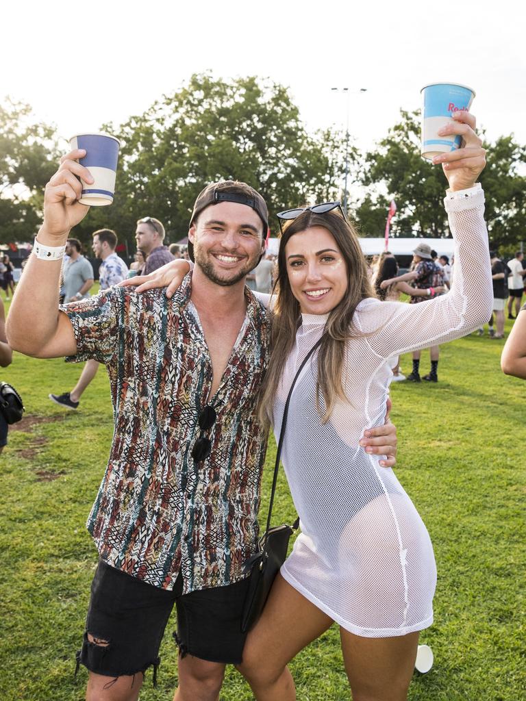 Tom Fanning and Meagan Sarah at The Backyard Series in Queens Park, Saturday, November 6, 2021. Picture: Kevin Farmer