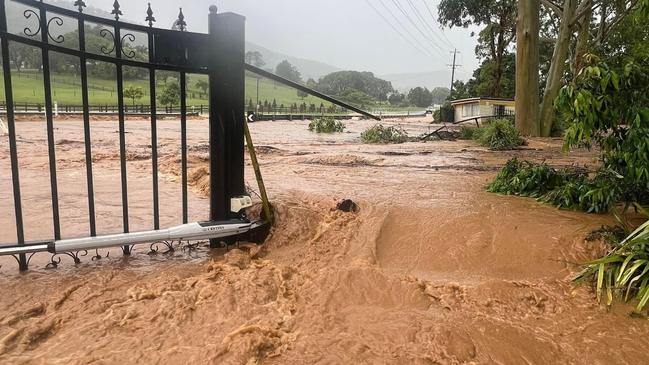 Flooding at Cedar Creek. Picture: Julie Van Der Pols