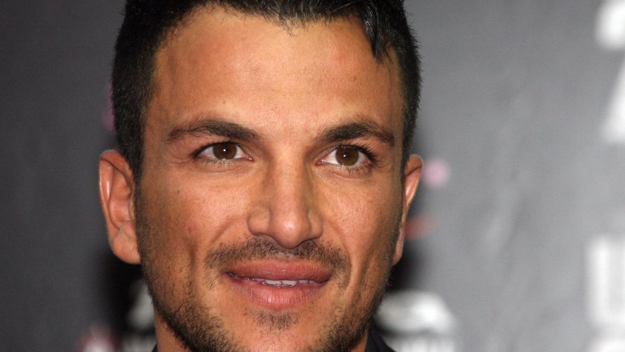 Peter Andre denies telling fans ‘do not touch’ over coronavirus fears ...