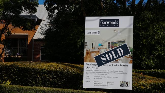 SYDNEY, AUSTRALIA  - Newswire Photos  AUGUST 08 2023: A view of the a property for sale with a sold sign visible on the Northern Suburbs of Sydney. Australiaâs building approvals have slumped to their lowest level in almost three years as soaring interest rates and surging material cost hammer demand for new housing. In the 2022-23 financial year, building approvals plunged by 18 percent, with just 176,000 new dwellings approved in the 12 month period.  Picture NCA Newswire/ Gaye Gerard