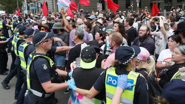 MELBOURNE, AUSTRALIA - NewsWire Photos, MARCH 18, 2023. Protest groups face off in front of the Victorian Parliament where UK far right activist Kellie-Jay Keen is due to speak. Picture: NCA NewsWire / David Crosling