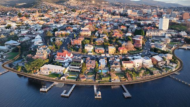 A new vision for the Battery Point Walkway, created by Jim Gandy and David Hook. 20/11/23.