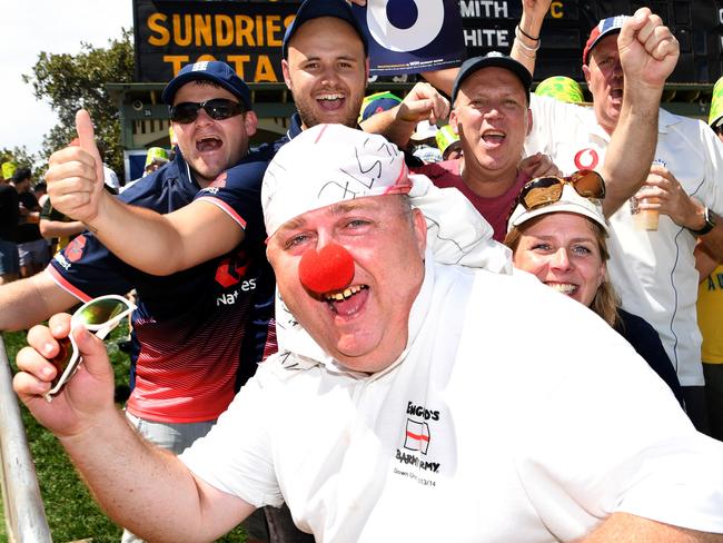 Ian Botham doesn’t think David Warner will handle the Barmy Army well.