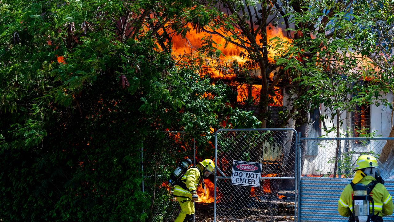 A fire has totally destroyed a house right next to DarwinÃ&#149;s tallest high-rise building, with the full range of emergency services rushing to the scene of the ferocious blaze. The fire on McMinn St is under investigation. picture: Che Chorley