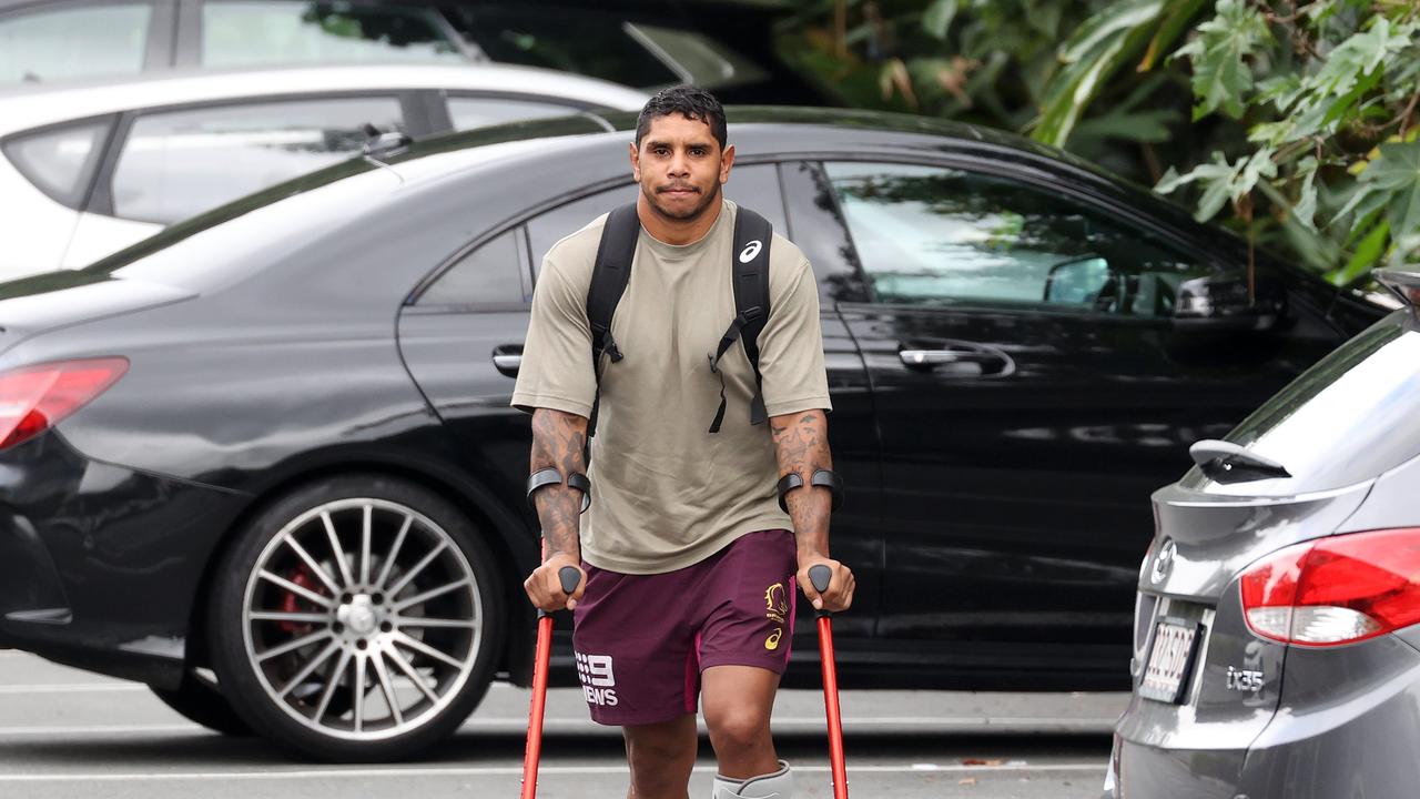 Albert Kelly arrives on crutches on Monday after an injury suffered during Saturday’s loss to the Warriors. Picture: Liam Kidston.