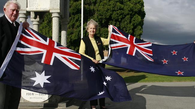 australia should not change its flag