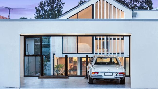 The home has a double garage and past the vendors reserve price by $125,000