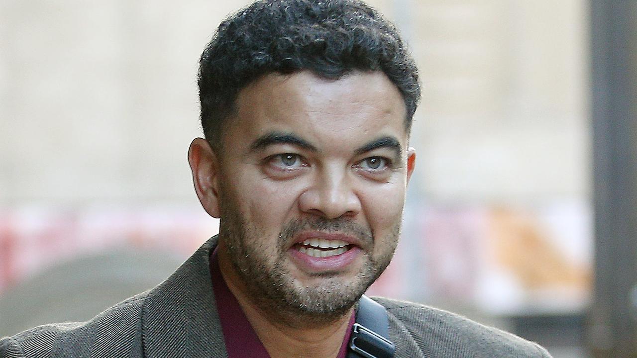 Moment that Guy Sebastian went to cops