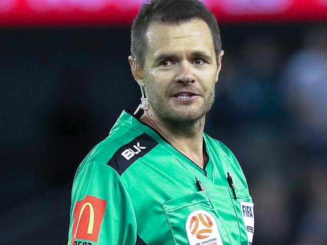 Referee Chris Beath during the Round 1 A-League match between Melbourne Victory and Melbourne City FC at Marvel Stadium in Melbourne, Saturday, October 12, 2019. (AAP Image/George Salpigtidis) NO ARCHIVING, EDITORIAL USE ONLY