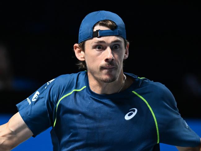 VIENNA, AUSTRIA - OCTOBER 26: Alex de Minaur of Australia plays a forehand against Karen Khachanov in their semi final match during day six of the Erste Bank Open 2024 at Wiener Stadthalle on October 26, 2024 in Vienna, Austria. (Photo by Thomas Kronsteiner/Getty Images)