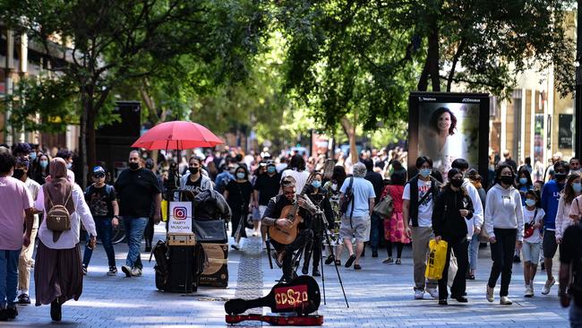 Sydney’s shopping strip of Pitt Street Mall was busier than its been for months this weekend. . Picture: NCA NewsWire / Flavio Brancaleone