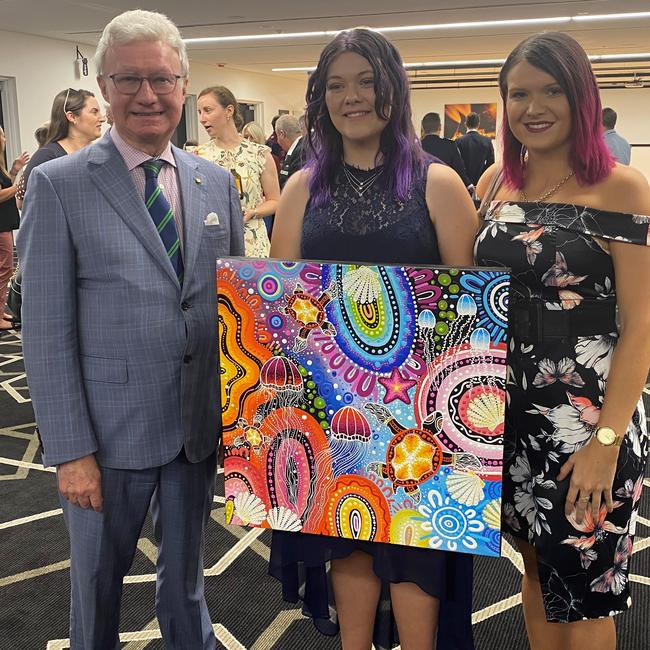 Kalkadoon artist Brooke Sutton and Chern'ee Sutton with his Excellency The Governor of Queensland, The Honourable Paul de Jersey.