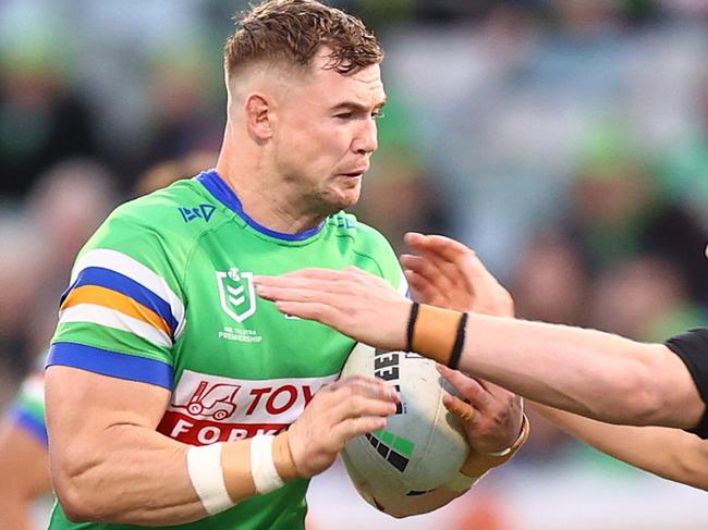 CANBERRA, AUSTRALIA - AUGUST 06: Hudson Young of the Raiders in action during the round 23 NRL match between Canberra Raiders and Wests Tigers at GIO Stadium on August 06, 2023 in Canberra, Australia. (Photo by Mark Nolan/Getty Images)