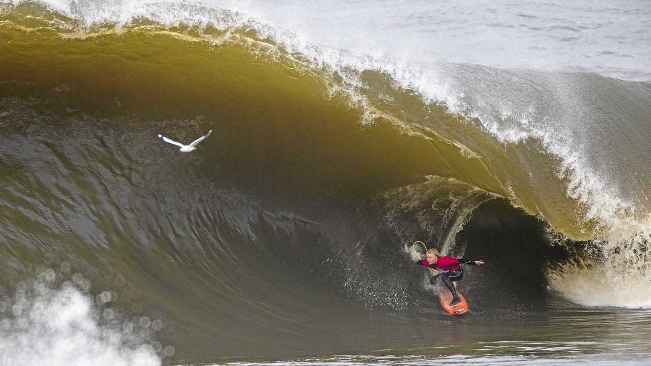 Big Swell Strikes Fear Into Surf Comp Daily Telegraph